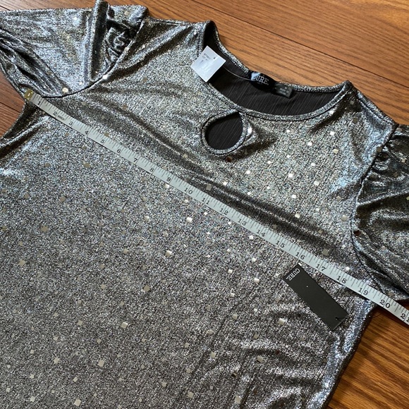 CURE brand women’s gray silver sparkle keyhole front blouse top l/s size M - Picture 8 of 12